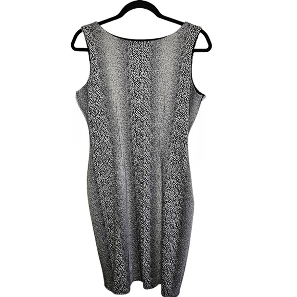 Nine West Snakeskin Print Sheath Crew Neck Dress Size 10 - Picture 7 of 7